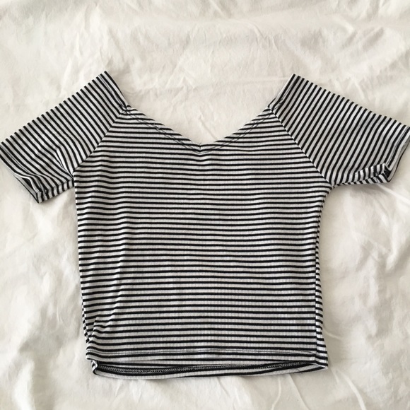 Black and White Striped Crop Top - Picture 2 of 2